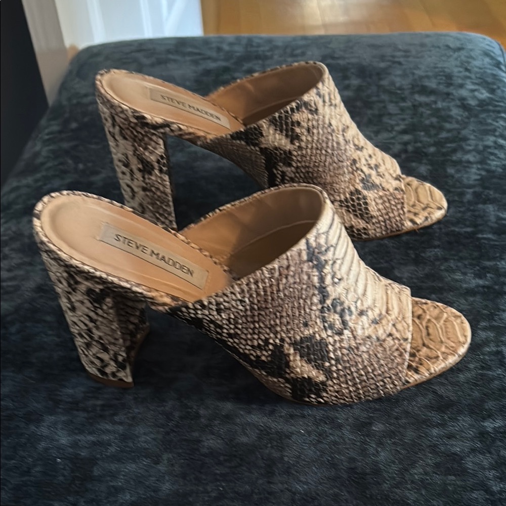 Steve Madden Snake Print Mules in Tan and Cream - Picture 2 of 6